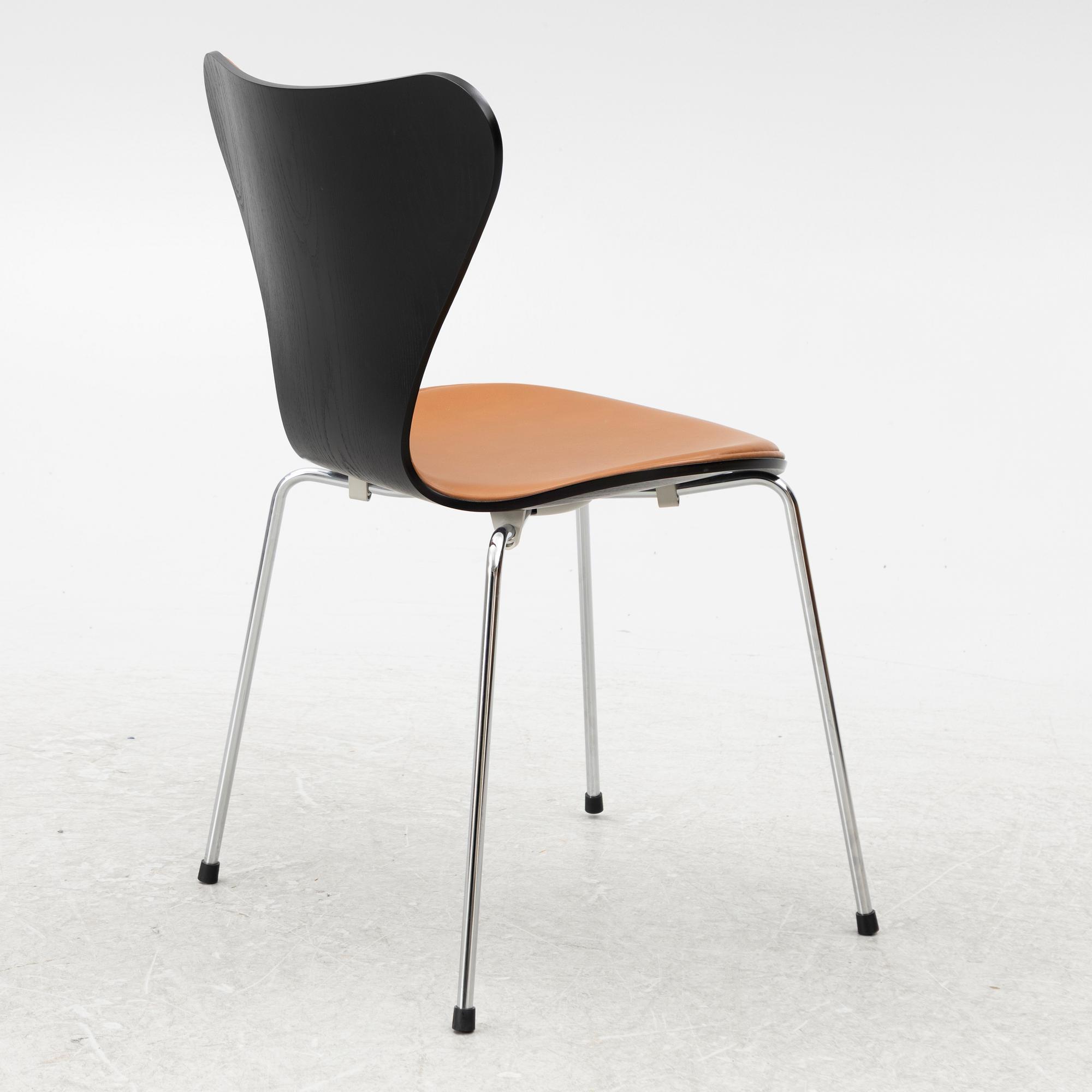 Arne Jacobsen, A 'Sjuan' chair, Fritz Hansen, Denmark, contemporary production.
