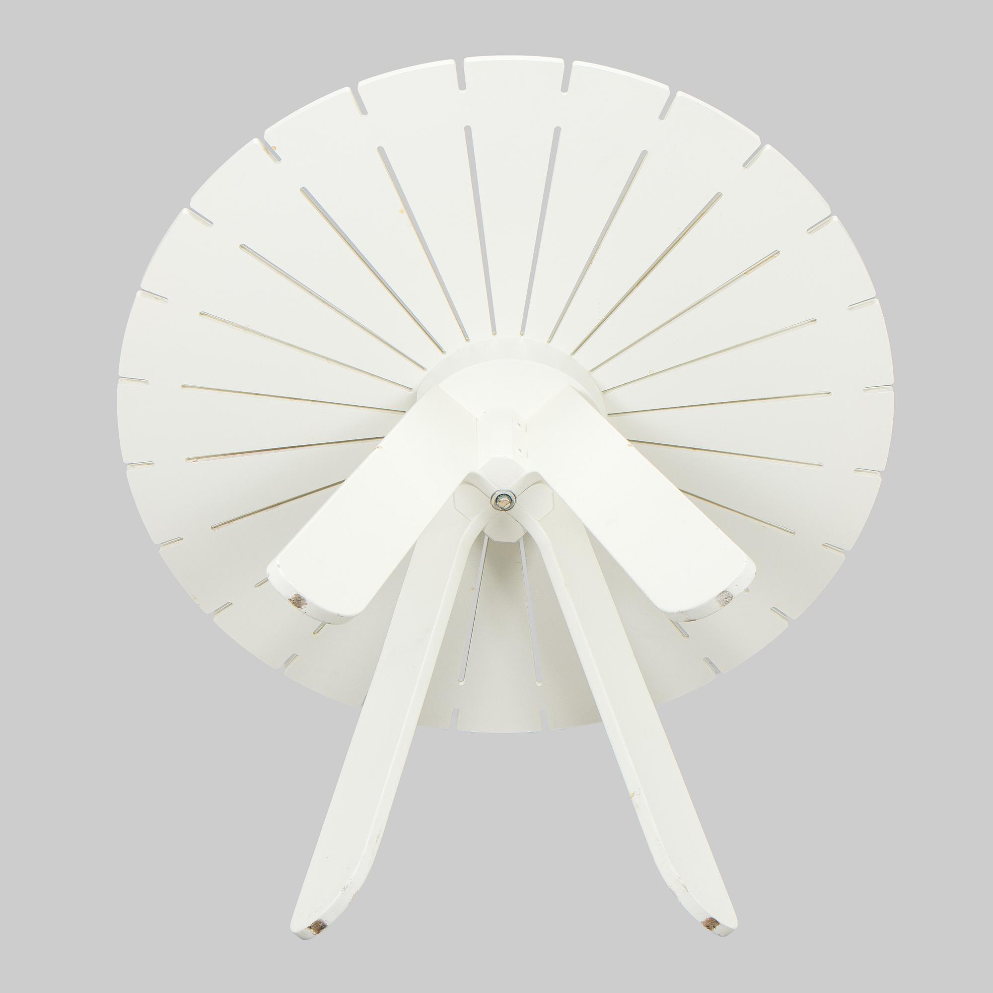 Alvar & Aino Aalto, trädgårdsmöblemang, 5 delar, "Aurinko"-serien, Artek 2000-tal.