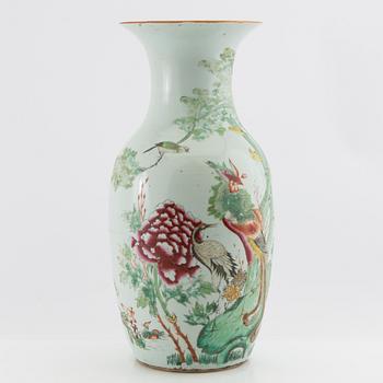 Floor vase China 20th century porcelain.