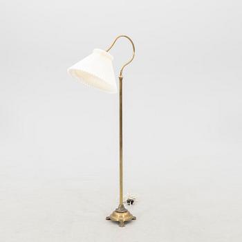 Golvlampa 1900-talets mitt.