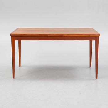 Matbord, troligen Danmark, 1900-talets andra hälft.