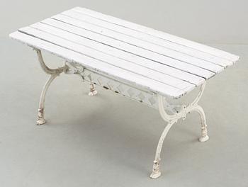 TRÄDGÅRDSBORD, möjligen Byarum, sent 1900-tal.