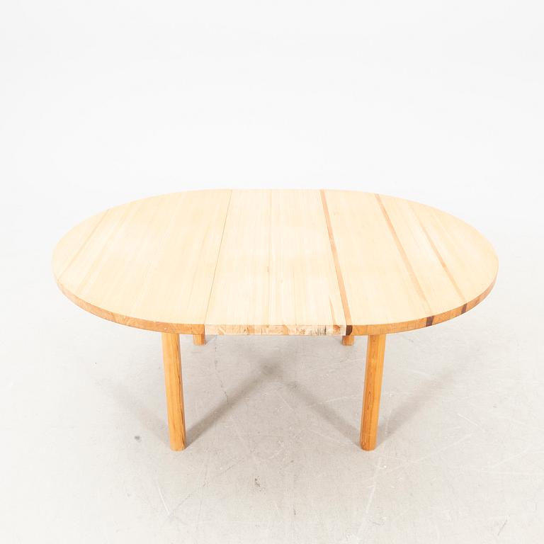 Gilbert Marklund,  a 1970s pine dining table from Furusnickar´n.