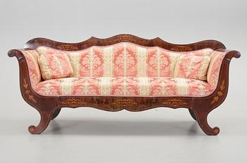 SOFFA med SOFFBORD, Karl Johanstil, omkring 1900.
