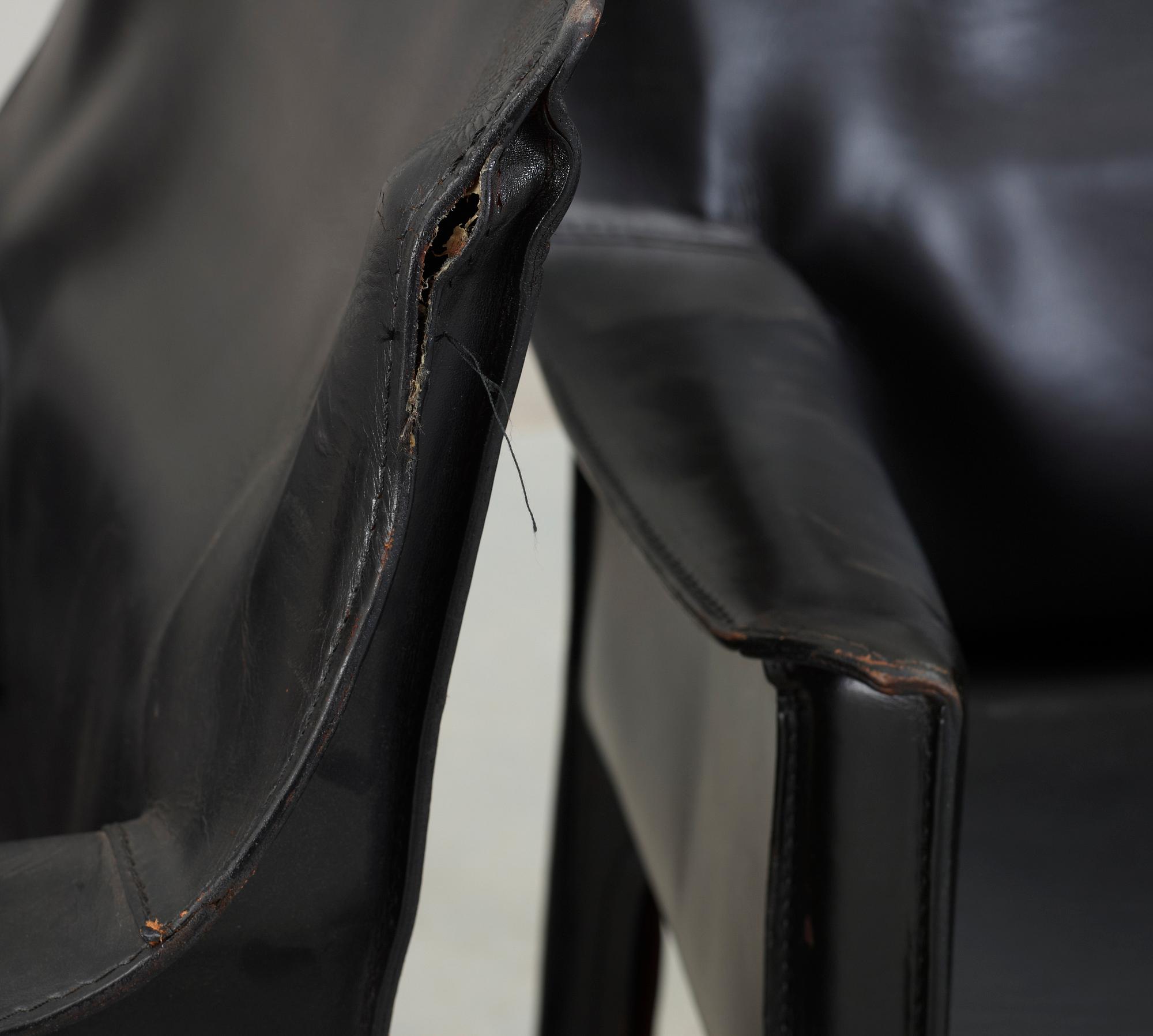 KARMSTOLAR, ett par, "CAB", Mario Bellini, Cassina, Italien. Modellen formgiven 1977.