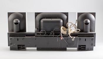 STEREO, "Beosound 2500", David Lewis, Bang & Olufsen, tillverkad mellan 1991-1994.