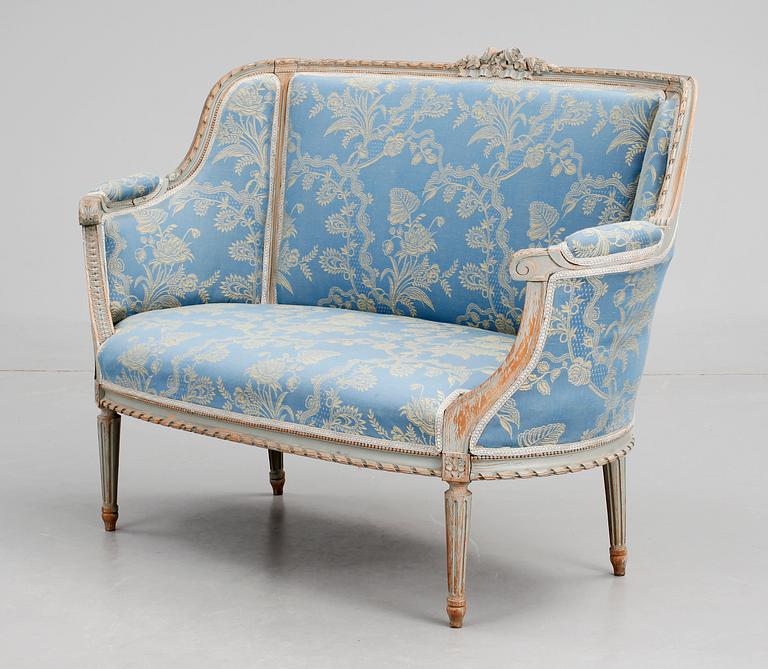 SOFFA, Louis XVI-stil, omkring sekelskiftet 1900.