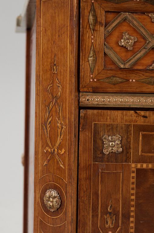 A Gustavian commode by Nils Petter Stenström, master 1781 (not signed).