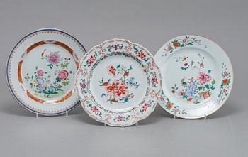 TALLRIKAR, 3 st, porslin, Kina, 1700-tal.