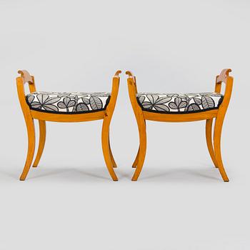 A pair of stools by Johan Adam Vogt, Tukholma (1834 till 1843).