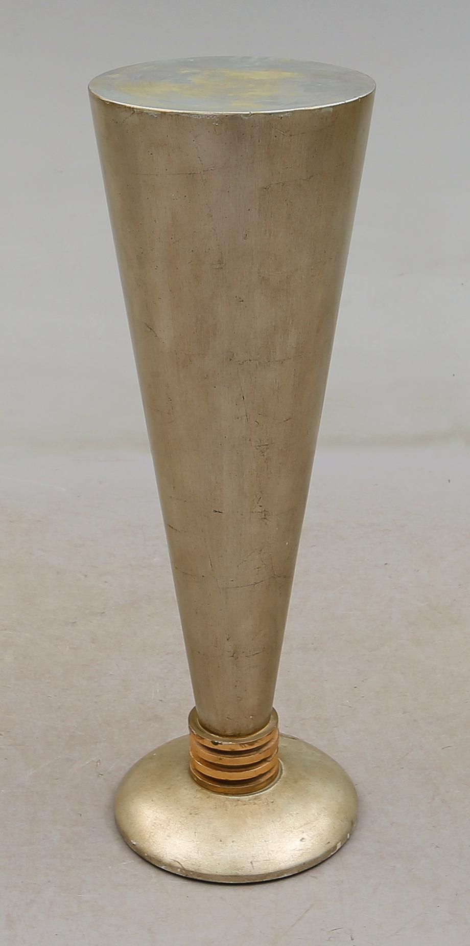 PIEDESTAL, Divani Divani, Italien, 1900-talets andra hälft.