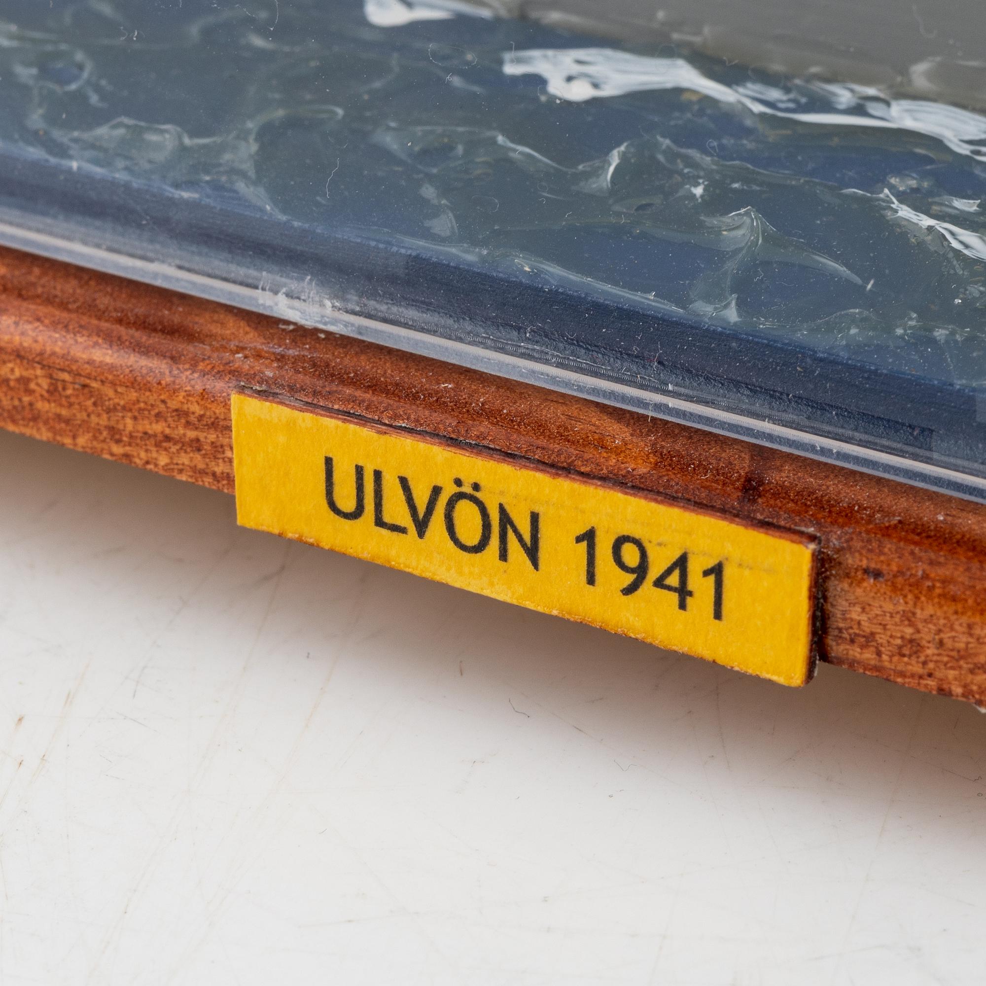 A wooden scalemodel of the Swedish minesweeper 'HMS Ulvön', built by Ingvar Lyckhammar.