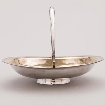 KARL JÄRVELÄINEN, BRÖDKORG, silver, S:t Petersburg 1865.