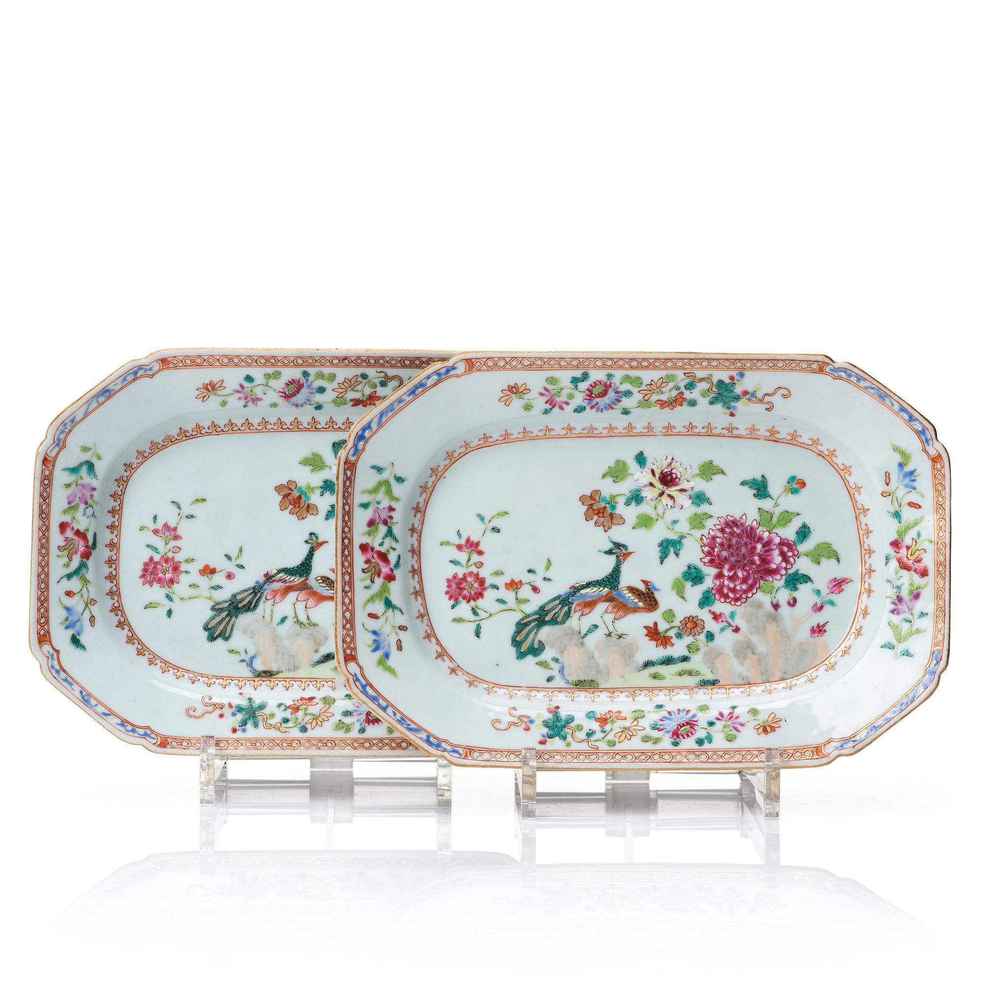 Stekfat, ett par, porslin. Qingdynastin, Qianlong (1736-95).