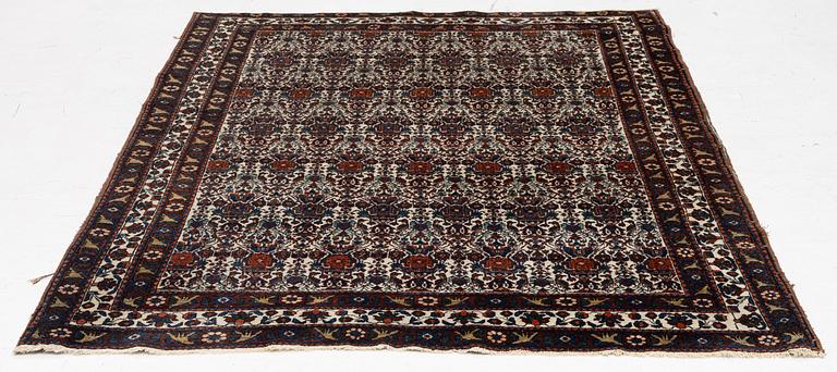 An antique/semi-antique Abadeh rug, Western Iran, c. 202 x 150 cm.