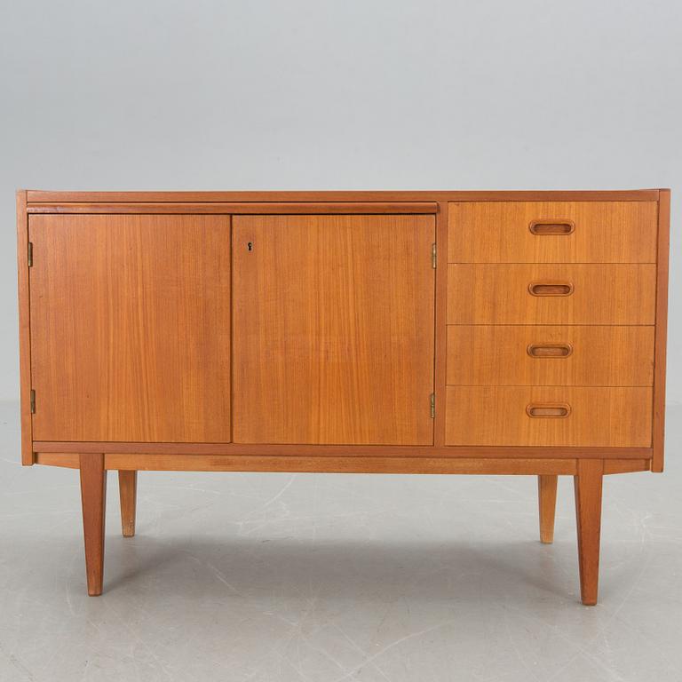 SIDEBOARD, 1900-talets mitt.