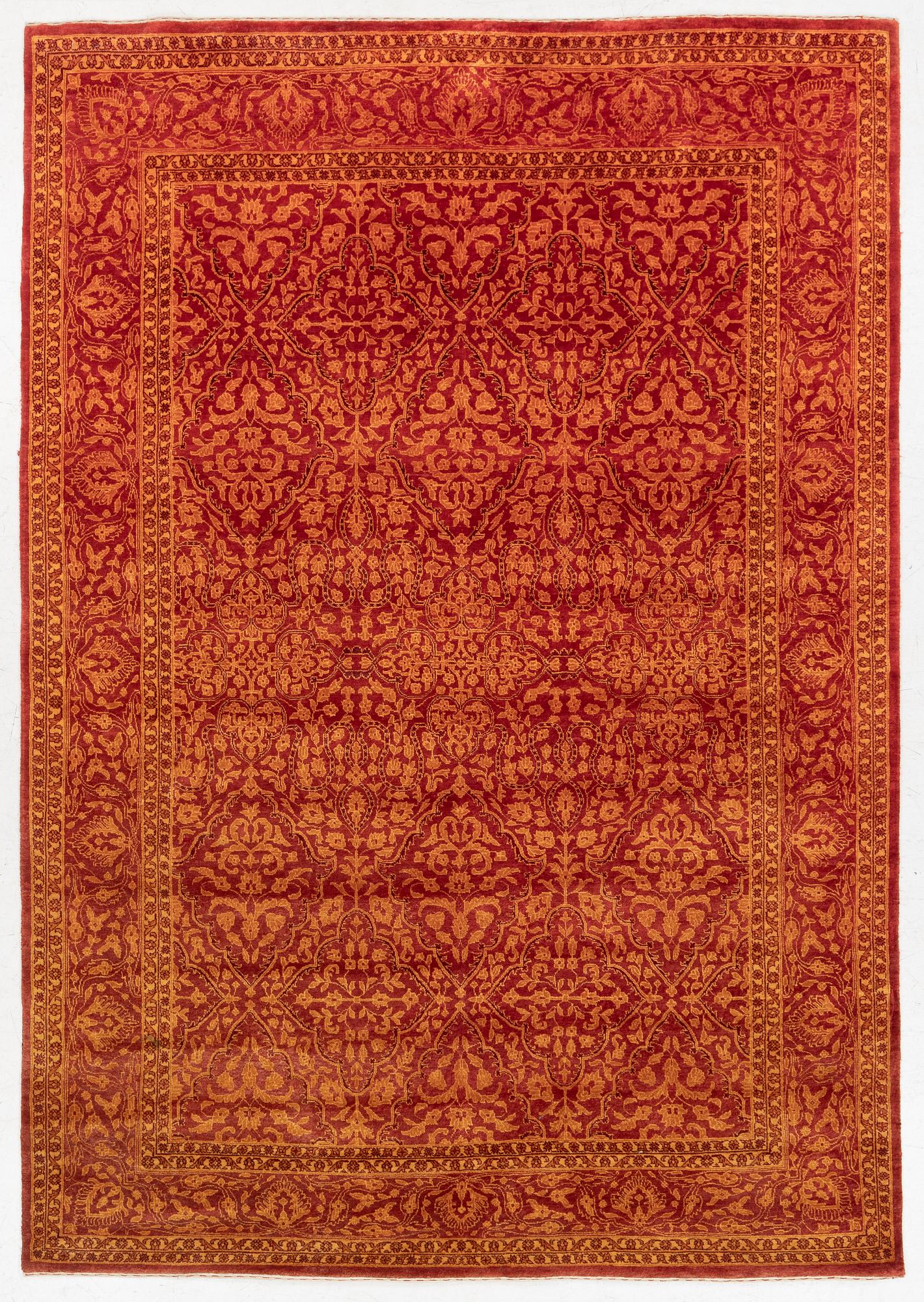 A carpet from Northern India / Pakistan, c, 290 x 200 cm.