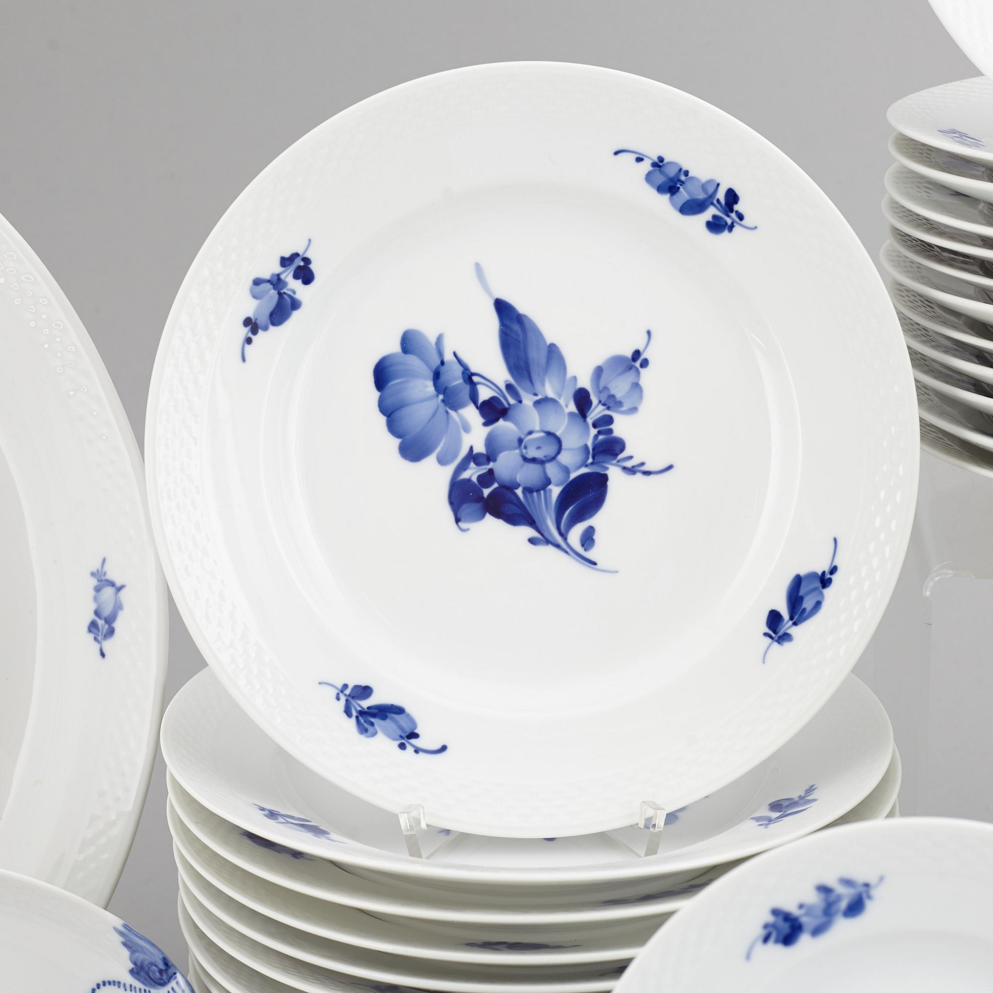 An 42 piece Royal Copenhagen dinner set model 'Blå Blomst'.