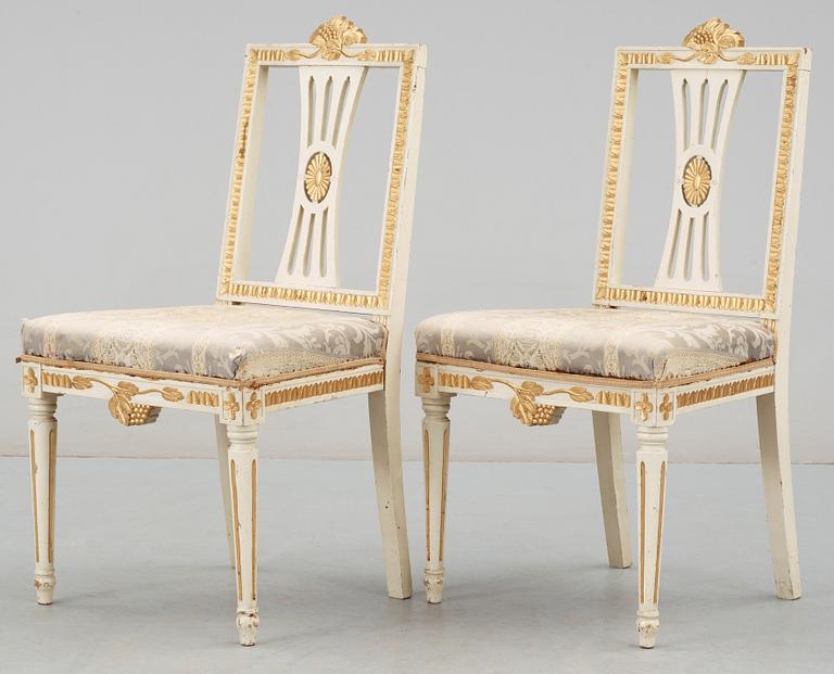 STOLAR, ett par, gustaviansk Lindome-stil, 1800/1900-tal.