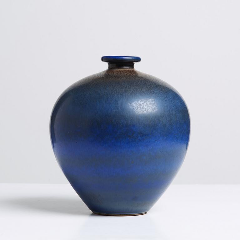 A Berndt Friberg stoneware vase, Gustavsberg studio 1966.