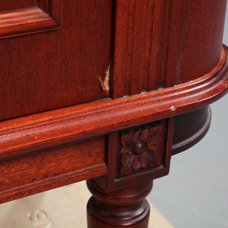 SIDEBOARD, gustaviansk stil, omkring 1900-talets mitt.