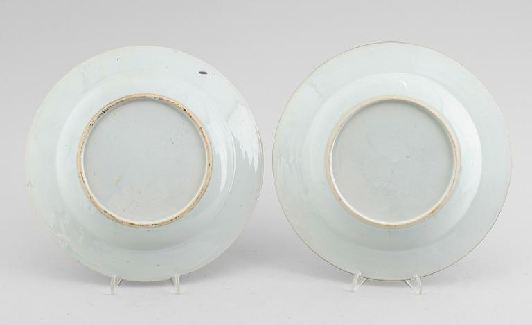 TALLRIKAR, 1 par, porslin, Kina, Qianlong 1793-1795.