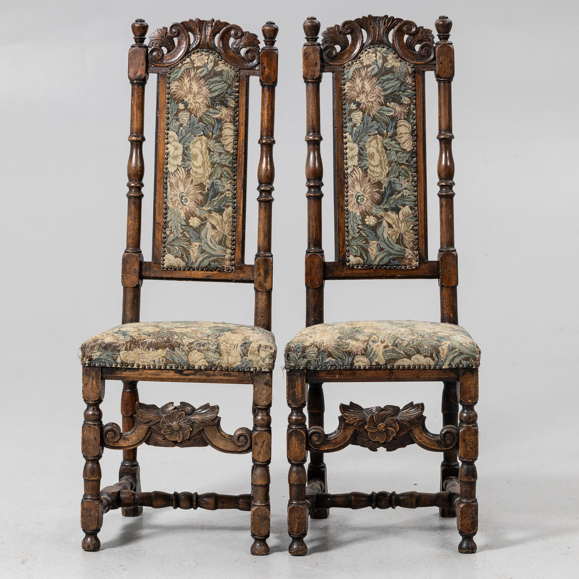 A pair of chairs, Baroque style, 18th/19th century.