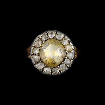 SORMUS, 18K kultaa ja hopeaa, ruusuhiottuja timantteja. Kruunu 17-/1800-luku. Runko Tillander 1930-luku. Paino n. 4,7 g.