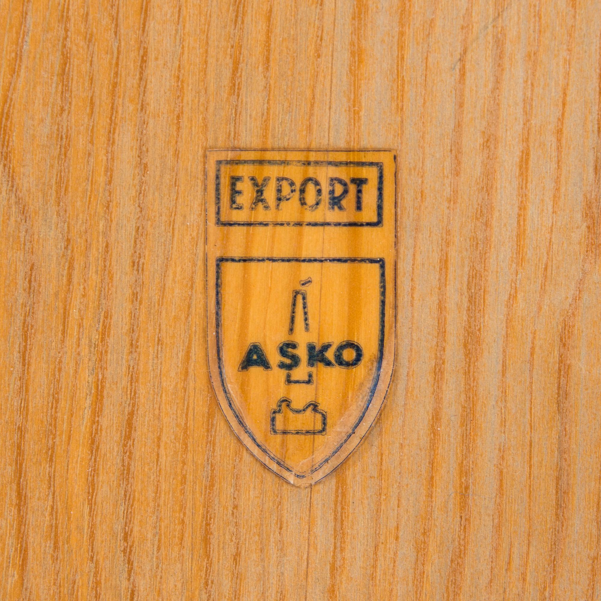 Eero Aarnio, ruokapöytä ja tuoleja, 6 kpl, "Pine", Asko 1960-luku.