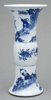 VAS, porslin. Kina. Kangxi-stil, 1900-tal.