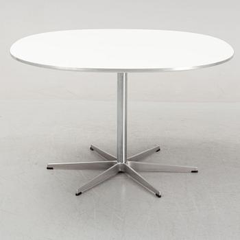 Arne Jacobsen, Bruno Mathsson & Piet Hein, a 'Supercircular' dining table from Fritz Hansen, designed 1968.