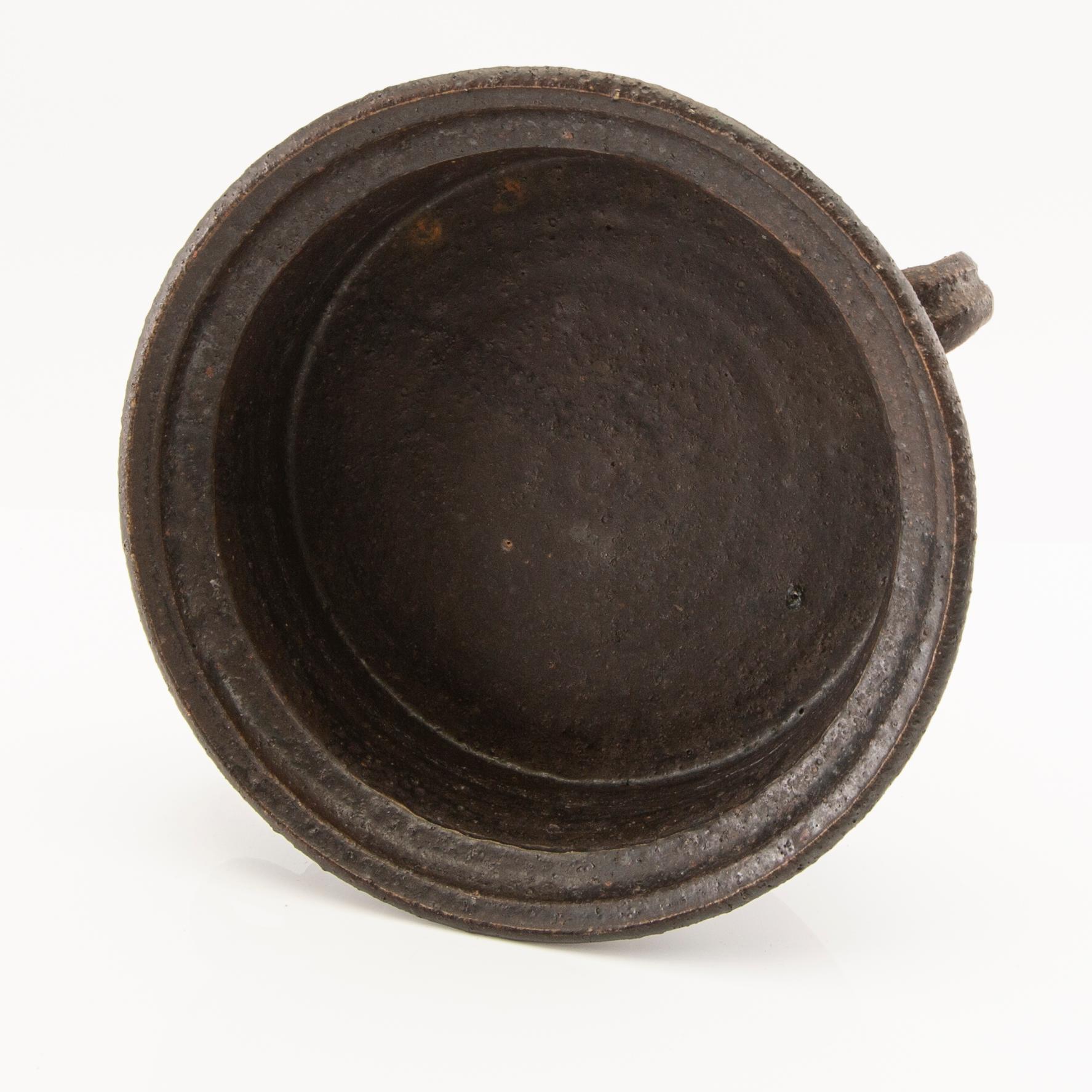 Kyllikki Salmenhaara, bowl, chamotte stoneware, signed in the base KS Arabia.