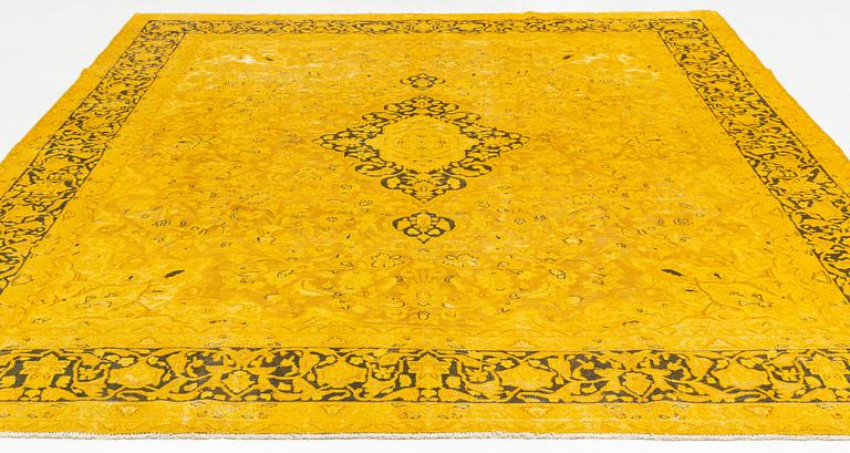 A Kirman carpet of 'vintage' design, c 382 x 293 cm.