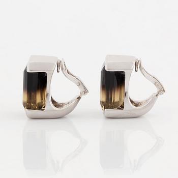 A pair of Tina Karlsson earrings in 18K white gold set with facted quartz.