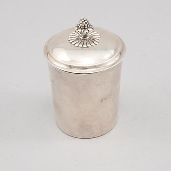BÄGARE MED LOCK, silver, Gustaf Folcker, Stockholm, 1837. Vikt 200 gram.