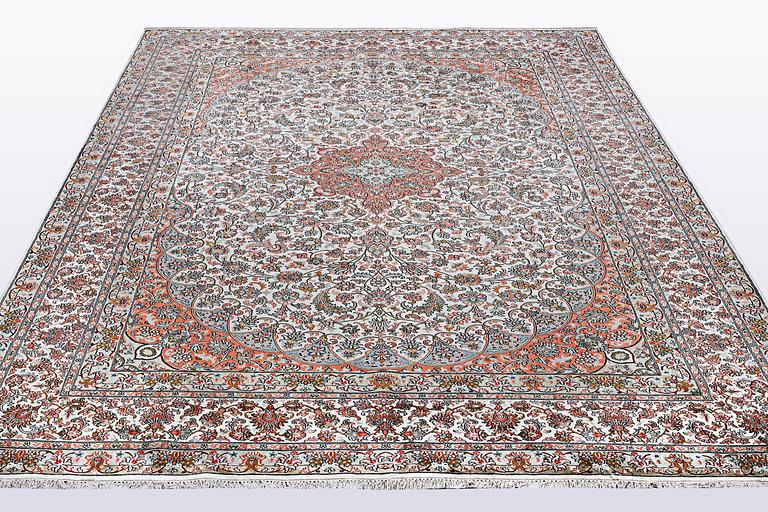 A carpet, Kashmir silke 307 x 220 cm.