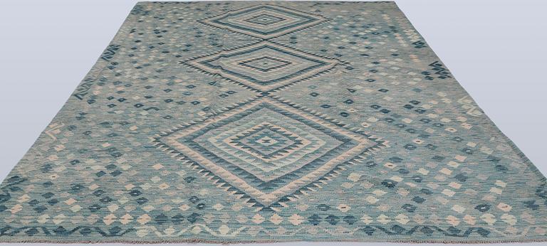 Rug, Kelim, classic design, 348 x 245 cm.