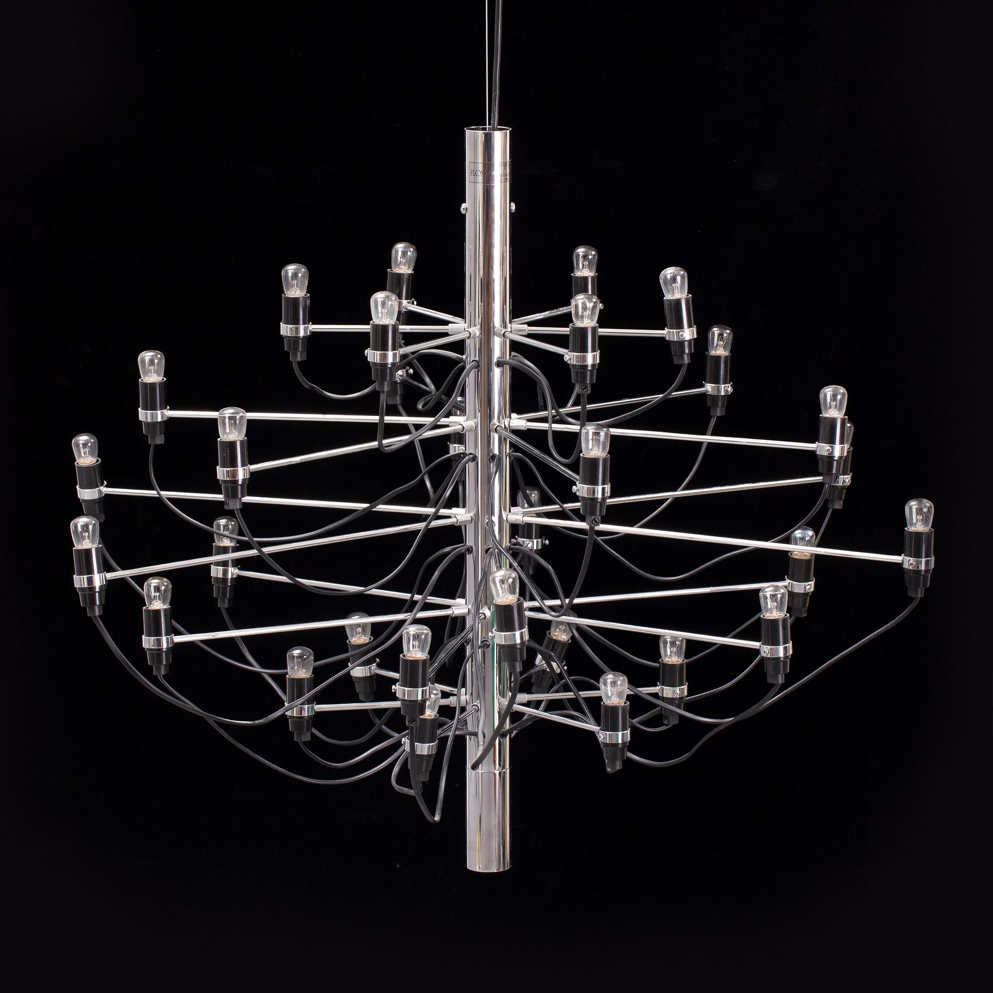 Gino Sarfatti, a "2097/30" chandelier, Flos.