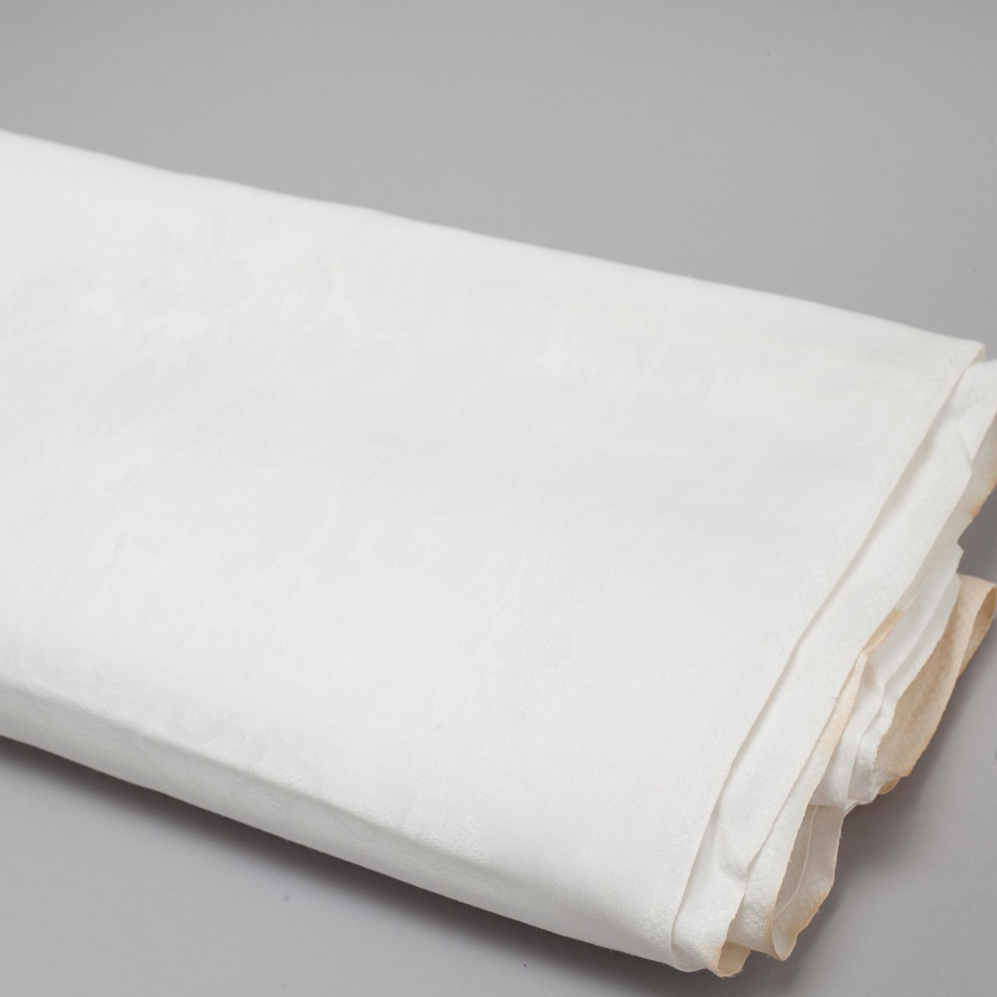 A 20th century cloths linen damast.