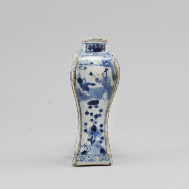 VAS, porslin, Kina, troligen 1800-tal.