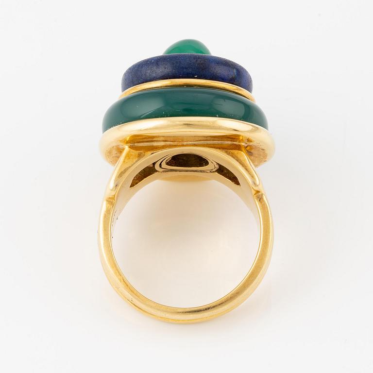 An 18K gold Tiffany & Co ring set with lapis lazuli & chrysoprase.