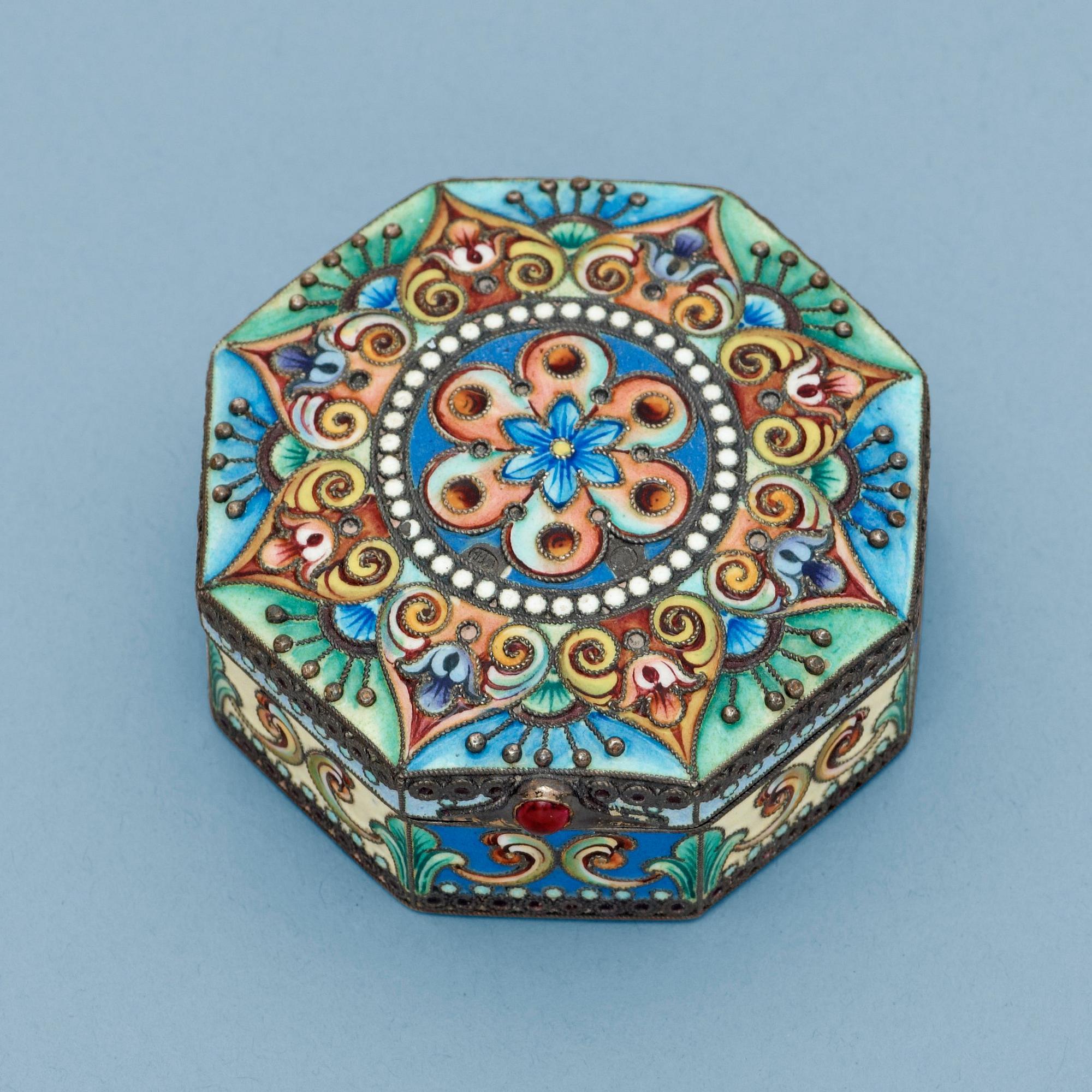 A Russian 20th century silver-gilt and enamel box, unidentified makers mark, Moscow 1908-1917.