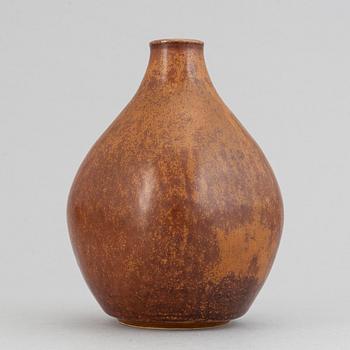 Edith Sonne-Bruun, a stoneware vase, Saxbo, Denmark, mid 20th Century.