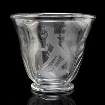 SIMON GATE, an engraved glass vase, Orrefors, Sweden 1939.