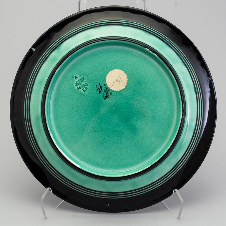 A dish of the "V series", Ilse Claesson for Rörstrand 1930´s.