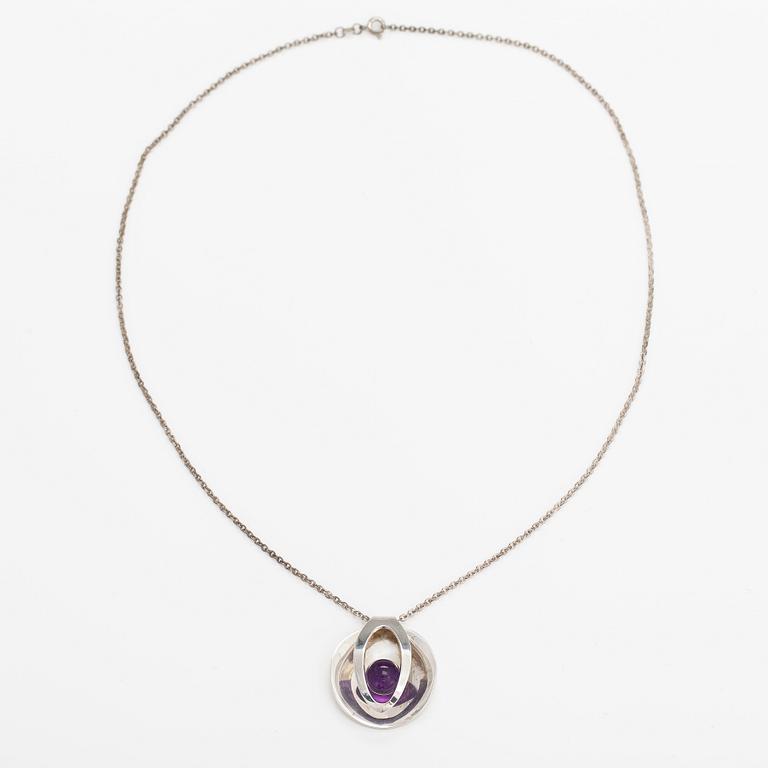 Elis Kauppi, A sterling silver necklace with an amethyst. Kupittaan kulta, Turku.