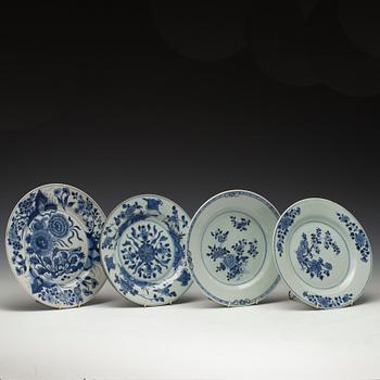 TALLRIKAR 4 st, porslin, Kina, Qianlong (1736-1795).