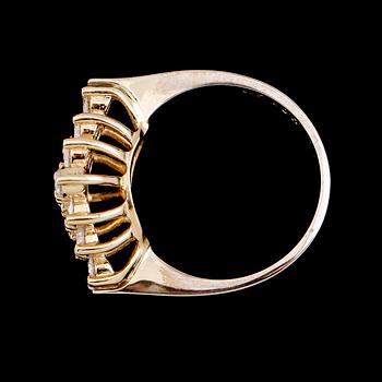 RING, 14 k guld, briljantslipade diamanter tot ca 1.28 ct.
