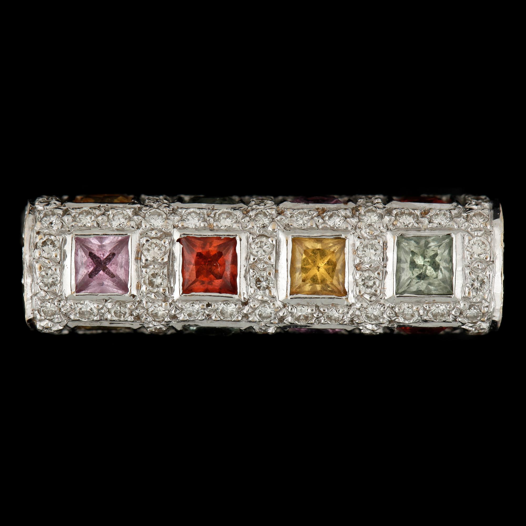 RING, 18k guld med små briljantslipade diamanter och färgade stenar. Vikt ca6g.