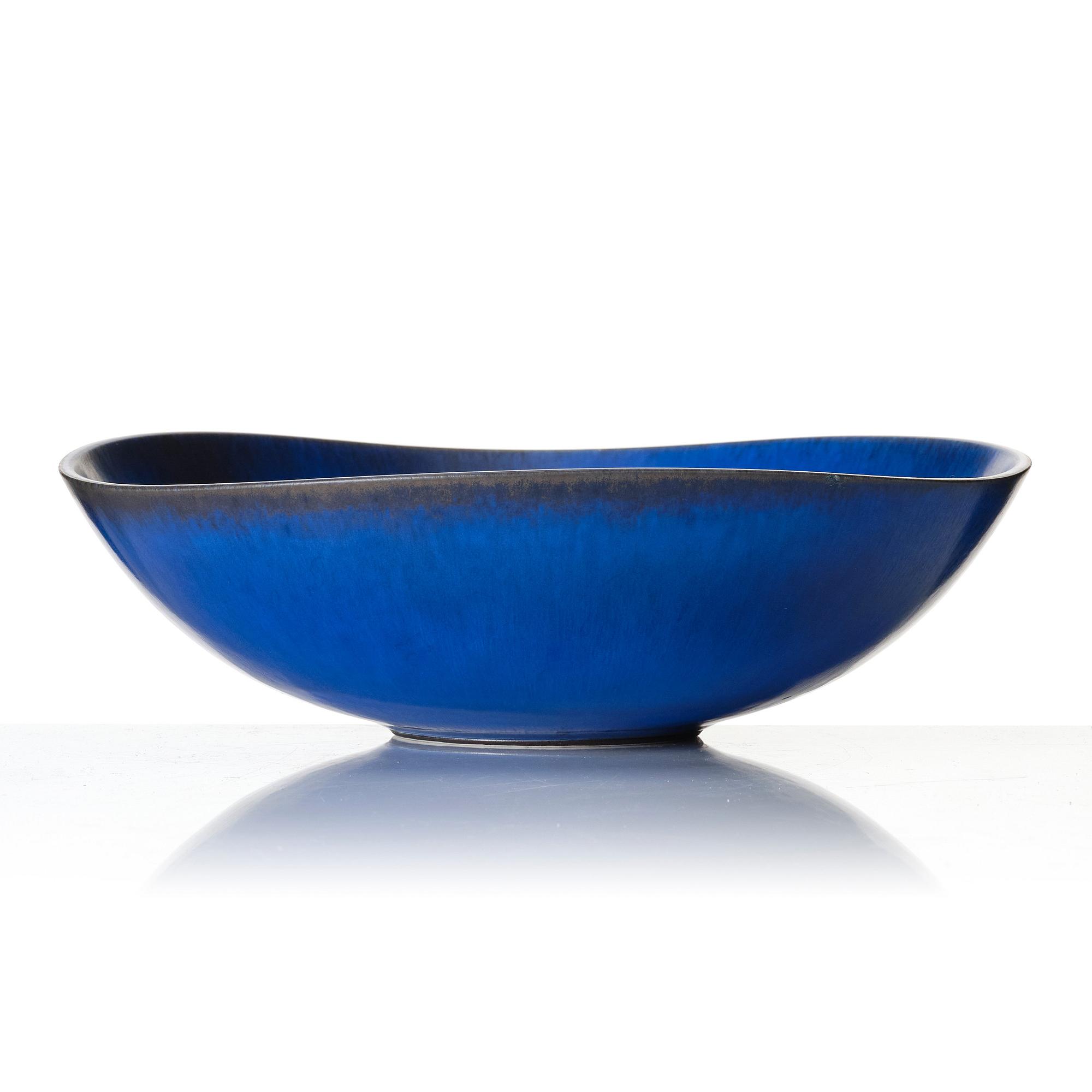 Berndt Friberg, a stoneware dish, Gustavsberg studio, Sweden 1958.